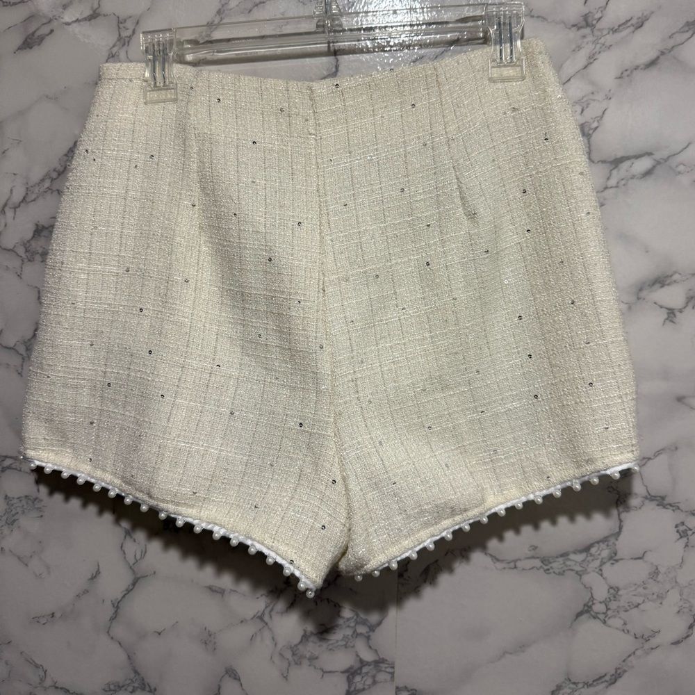 NEW Lush Pearl Hem Tweed Shorts Elegant Cream Women's Shorts Size M - Picture 10 of 10